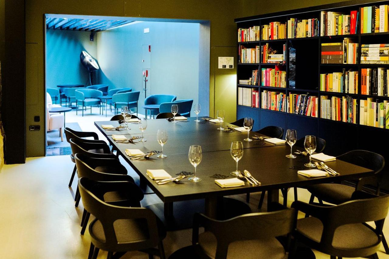 카로 호텔 발렌시아 외부 사진 Library at the London Edition