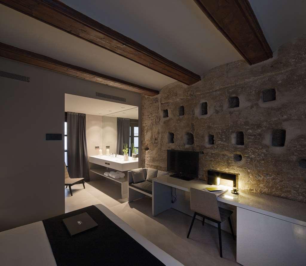 카로 호텔 발렌시아 객실 사진 A room at the hotel