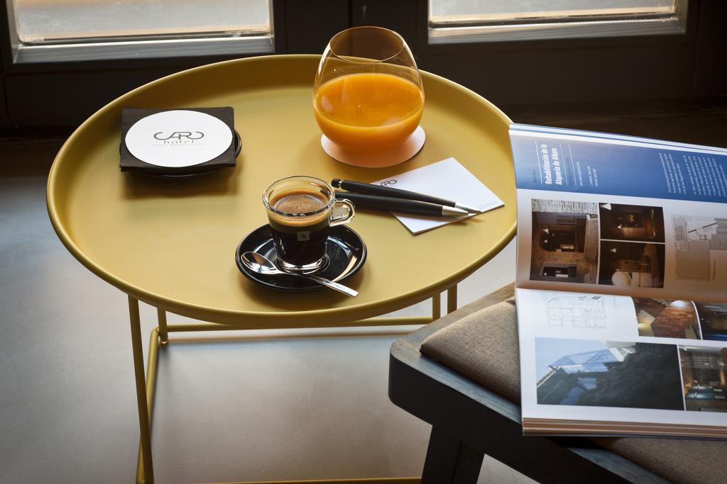 카로 호텔 발렌시아 외부 사진 A coffee table